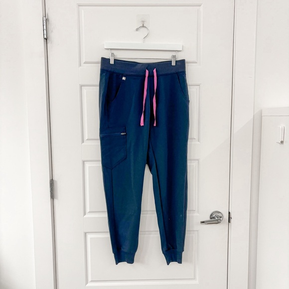 NEW Figs Night Sky Zamora Jogger Scrub Pants - Picture 3 of 7